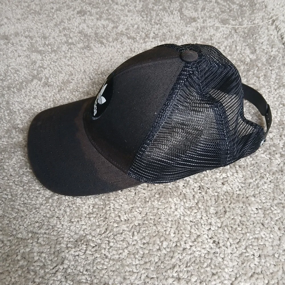 Adidas Originals Black Trefoil Trucker Hat Mesh Snapback Sun Faded RN 90288